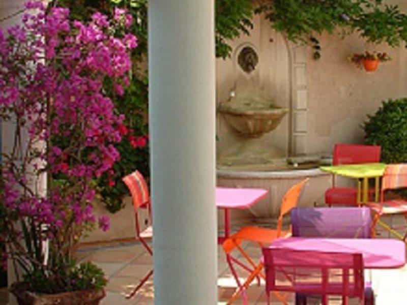 Hotel De La Fontaine 3*